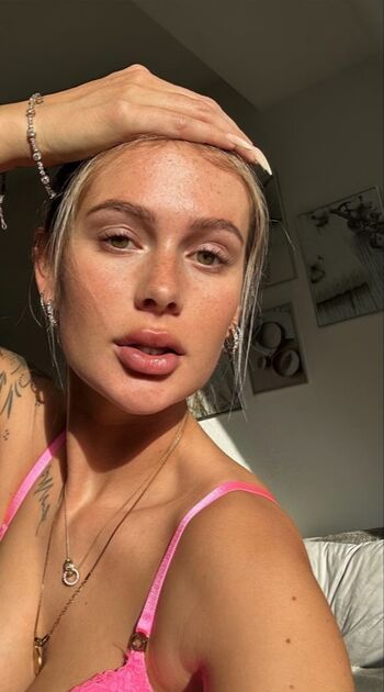 Full leaked Caro loesel private onlyfans photo