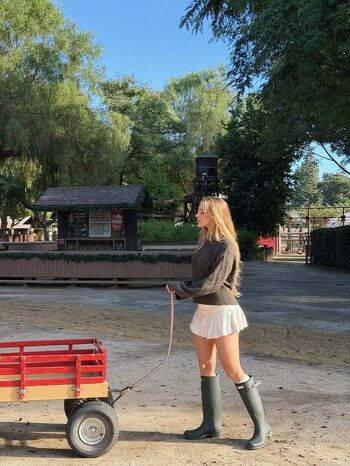 Full leaked Caroline zalog  page private onlyfans photo