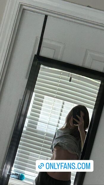 Full leaked Cashmunty private onlyfans photo