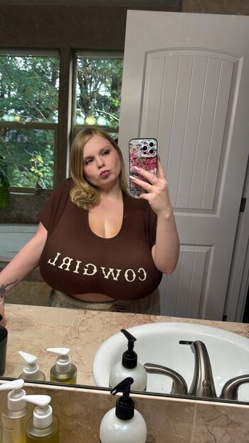 Full leaked Cassiepia private onlyfans photo