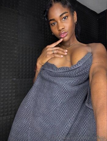 Full leaked Castillolaidy private onlyfans photo