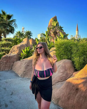 Full leaked Catargiuadriana private onlyfans photo
