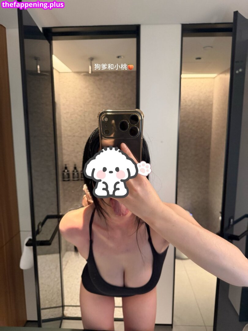 cccxxxyyyiii / https: Naken OnlyFans Foto #1