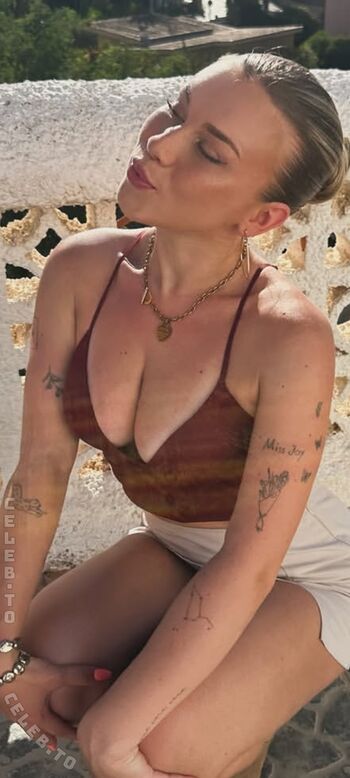 Full leaked Celinajoyy private onlyfans photo