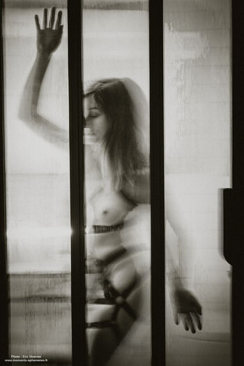 Celine_in_frame