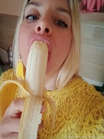 Full leaked Celinebbyx private onlyfans photo