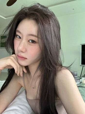 Full leaked Chaeryeong page private onlyfans photo