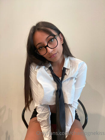 Full leaked Champgnekisss private onlyfans photo