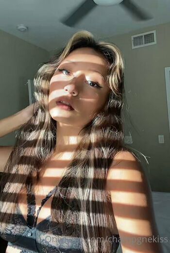 Full leaked Champgnekisss private onlyfans photo