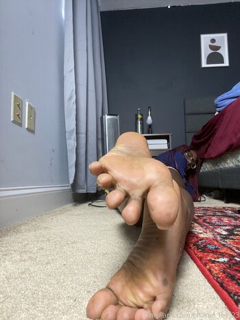 chanel_feet23