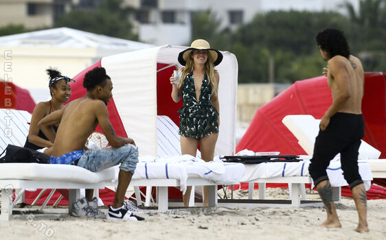 Full leaked Chanel west coast private onlyfans photo