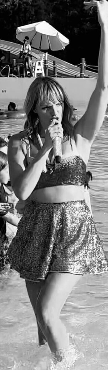 Charity Eden / Taylor Swift Impersonator