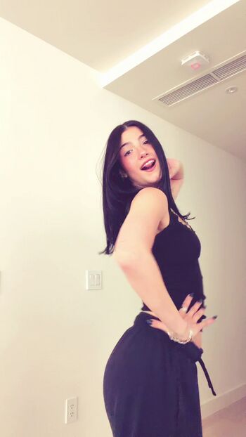 Full leaked Charli d amelio page private onlyfans photo