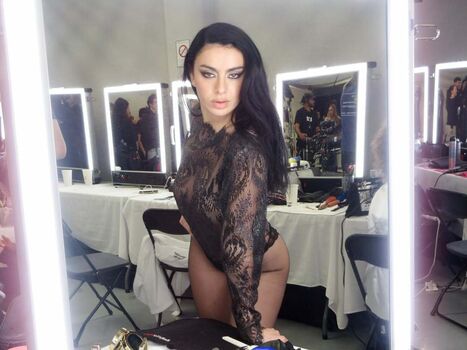 Full leaked Charli xcx private onlyfans photo