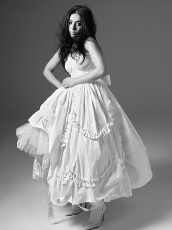 Full leaked Charli xcx page private onlyfans photo
