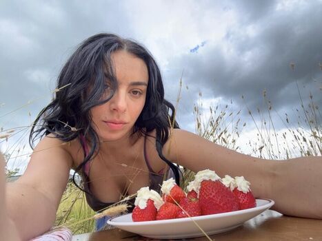 Full leaked Charli xcx page private onlyfans photo