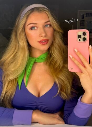 Full leaked Charlotte elise private onlyfans photo