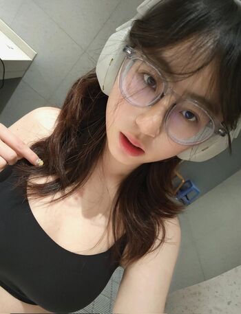 Chinese Twitter Girls Megathread