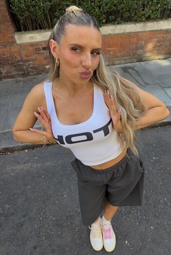 Chloe Burrows