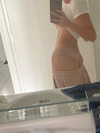 chloe_holland_