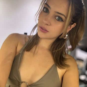 chloeecarterxo