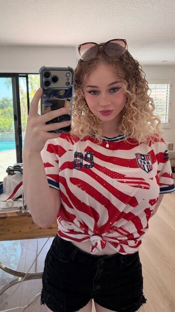 Full leaked Chloethehokage private onlyfans photo