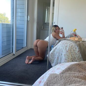 Full leaked Chlotobin private onlyfans photo