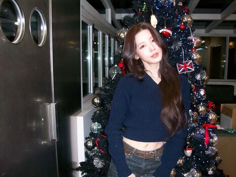 Cho Mi-yeon (Miyeon) - i-dle [(G)I-dle]