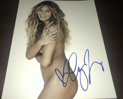 Full leaked Chrissyteigen private onlyfans photo