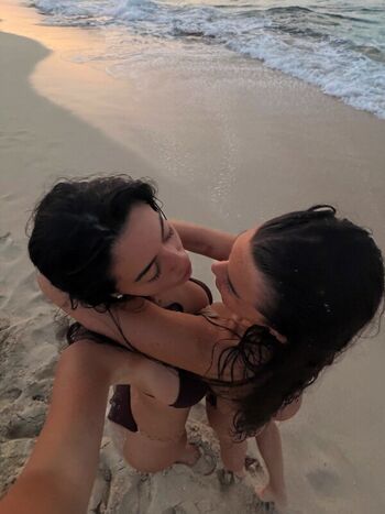 Full leaked Christinaandamber private onlyfans photo