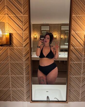 Full leaked Chx rliex private onlyfans photo