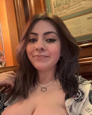 Full leaked Chx rliex private onlyfans photo