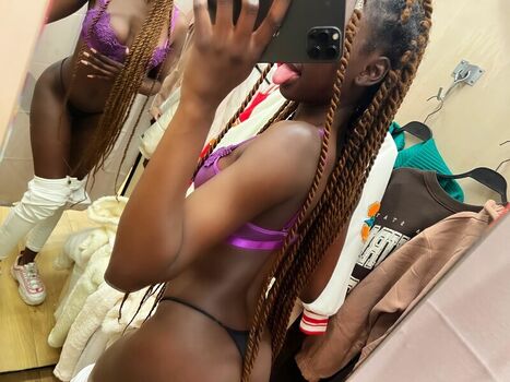 Full leaked Ci ara private onlyfans photo