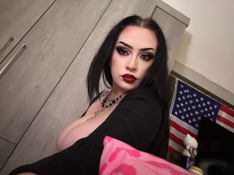 Full leaked Miajade xxl/ private onlyfans photo