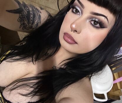 Full leaked Kianavi / private onlyfans photo