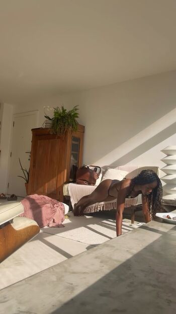 Full leaked Clara moneke private onlyfans photo