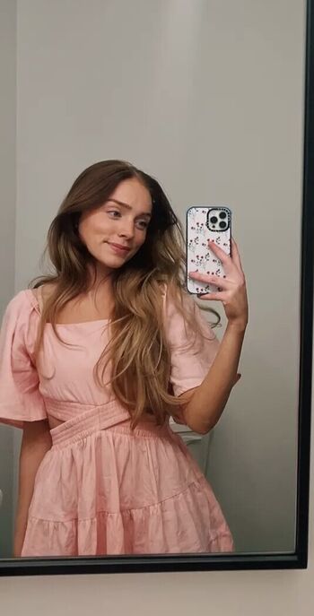 Full leaked Clararosebell private onlyfans photo