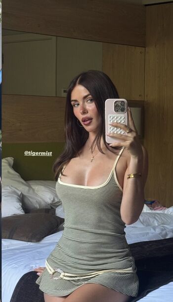 Full leaked Clarissa bea page private onlyfans photo