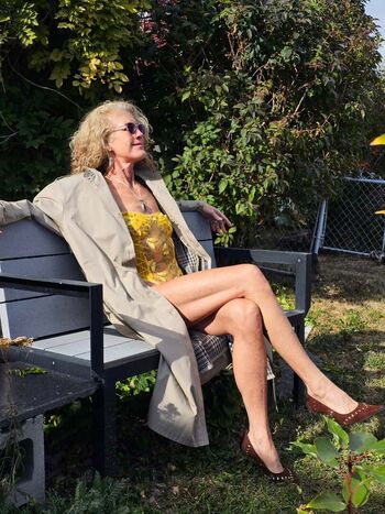 Full leaked Classy hot babe private onlyfans photo