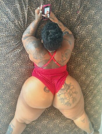 Full leaked Colecurve private onlyfans photo
