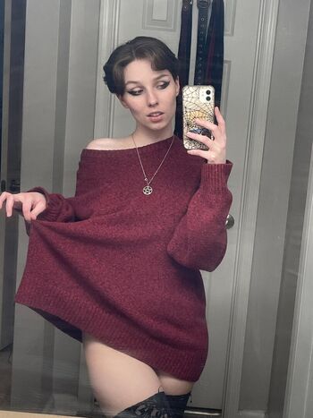 Full leaked Comfygrimrose private onlyfans photo