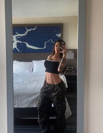 Cora Jade