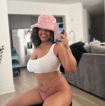 Corie Rayvon