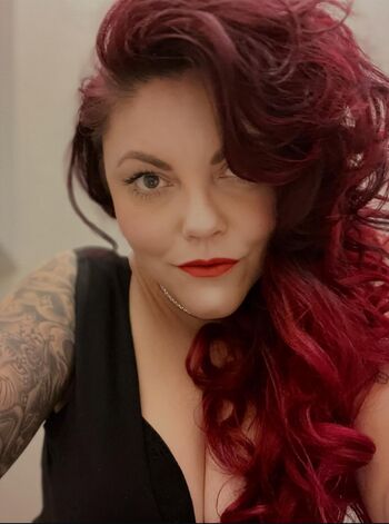 Corinne Leigh