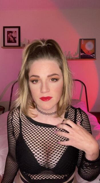 Full leaked Courtney pose private onlyfans photo