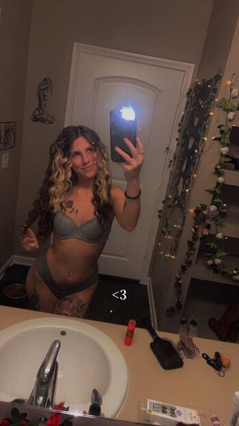 Full leaked Courtneyj private onlyfans photo