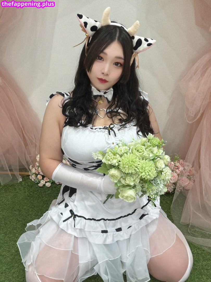Cow Maid & Cow Bikini Cosplay