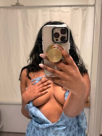 Full leaked Creamybrowngirl private onlyfans photo