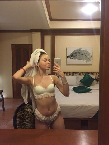 Full leaked Crystallandysh page private onlyfans photo