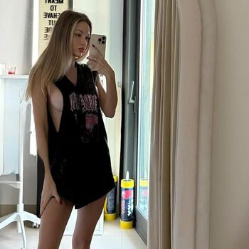 Full leaked Crystallandysh page private onlyfans photo